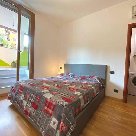 Conte Rosso House, Con Doppia Terrazza In Coorte Tranquilla A Due Passi Da Stazione E Metropolitana Lambrate Apartment Milan Luaran gambar