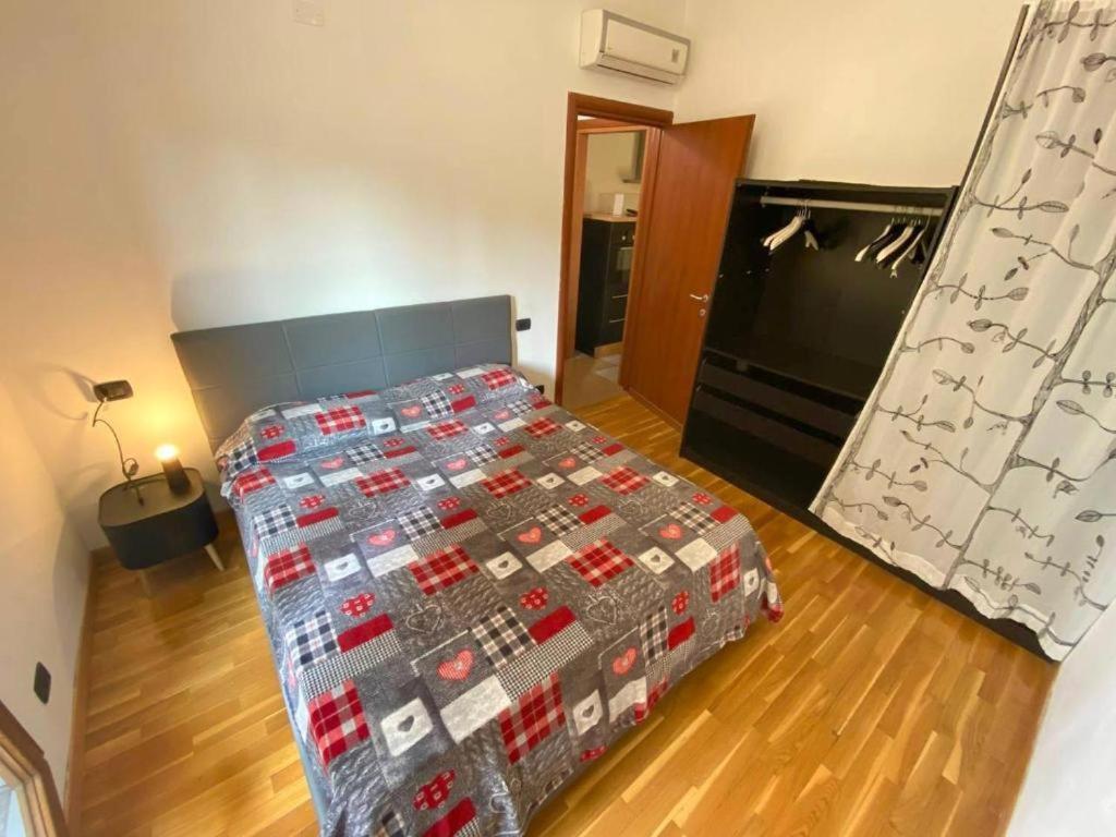 Conte Rosso House, Con Doppia Terrazza In Coorte Tranquilla A Due Passi Da Stazione E Metropolitana Lambrate Apartment Milan Luaran gambar
