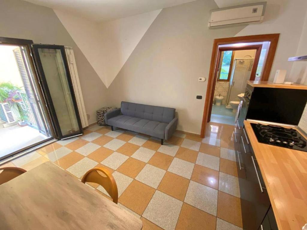Conte Rosso House, Con Doppia Terrazza In Coorte Tranquilla A Due Passi Da Stazione E Metropolitana Lambrate Apartment Milan Luaran gambar